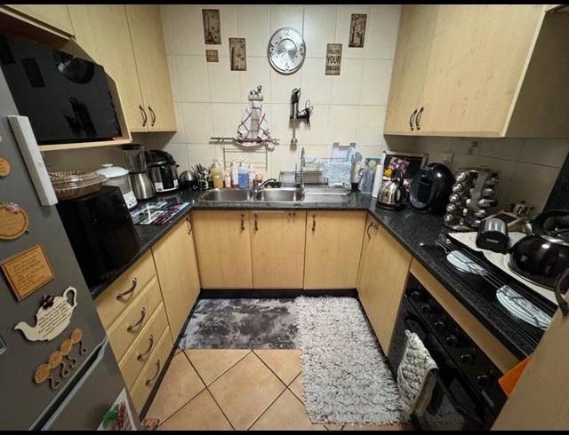 2 BEDROOM TOWNHOUSE FOR SALE IN GLEN MARAIS